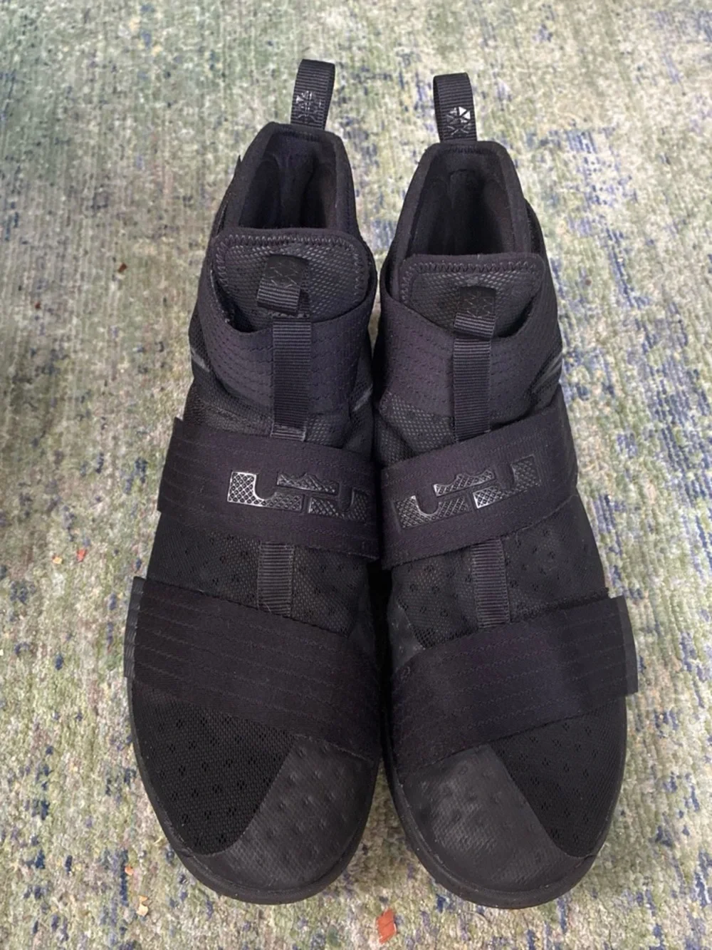 Nike all black